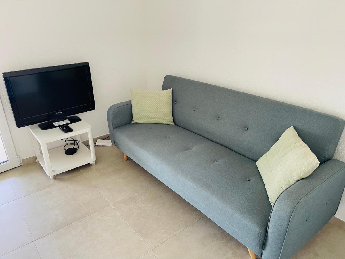 Central Apartment , Free Parking Локарно Экстерьер фото